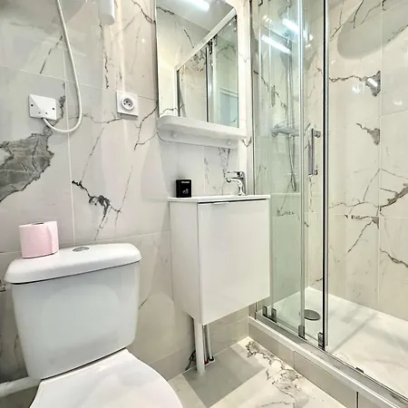 New 463 Macnee - Cosy Center דירה