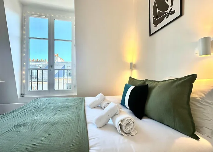 New 463 Macnee - Cosy Center